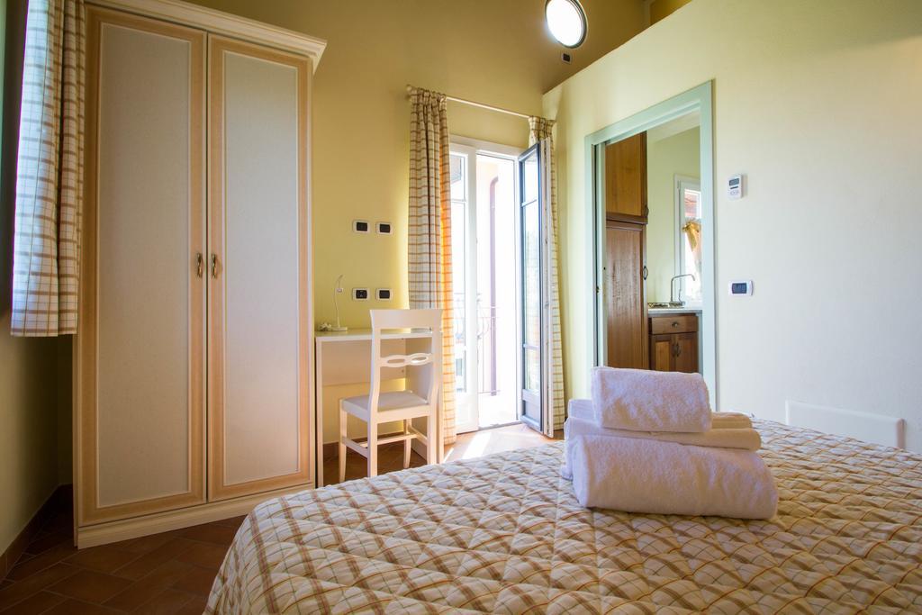 Agriturismo Ada Musso Ss Diano Borello Kamer foto